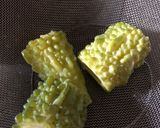 Hình bước làm 1 của món Canh Khổ Qua Nhồi Chả Cá