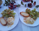 Foto del paso 7 de la receta: Queso de cabra fresco con miel y uvas a la plancha