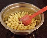 A picture of step 3 of Individual Creamy Macaroni and Cheese Bites.