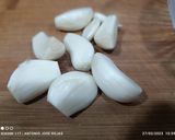 Foto del paso 1 de la receta: Velouté de ajos y jamón con coliflor y judías verdes