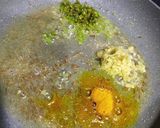 A picture of step 3 of Green peas sandwich.