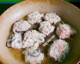 Hình bước làm 1 của món Giò sống trộn nấm hương chiên