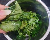 A picture of step 4 of Hara Chana sabji.