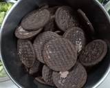 Oreo biscuit's Flower pot recipe step 1 photo