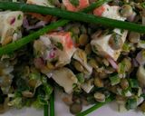 Foto del paso 5 de la receta: Ceviche de lentejas y trozos pequeños de surimi!