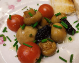 Foto del paso 3 de la receta: Champiñones a la miel con pasas y ron