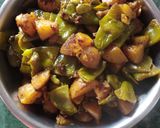 सेम आलू की सूखी सब्जी(same aloo ki sabzi recipe in hindi) रेसिपी चरण 3 फोटो