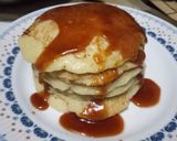 Foto langkah ke 9 dari resep Pancake dengan Pisang dan Sirup Karamel.