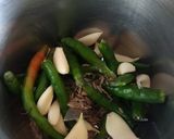 कोथिंबीर वडी (kothimbir wadi recipe in marathi) रेसिपी स्टेप 2 फोटो