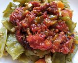 Foto del paso 4 de la receta: Judías verdes con pollo, pisto y huevo