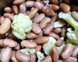 A picture of step 1 of Awadhi Malai Rajma Gobi Galouti Curry.