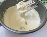 Foto langkah ke 3 dari resep Bolu Kukus Ubi Ungu.