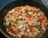 Foto del paso 1 de la receta: Tortilla de bacalao con pimientos