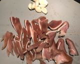 Foto del paso 3 de la receta: Oreja con salsa de tomate