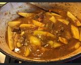 Une image de l'étape 4 de Bœuf en cocotte aux pommes de terre cumin et herbes de Provence.