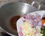 Foto langkah ke 1 dari resep Oseng klotok asin pedas.