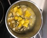 Hình bước làm 3 của món Ếch xào thơm (quả dứa 🍍)