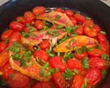 Foto del passaggio 3 della ricetta Pasta integrale con filetti di triglia e pomodorini