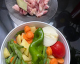 Foto del paso 1 de la receta: Guiso todo en crudo de verduras 🌶