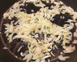 Foto del paso 2 de la receta: Huevos con salsa de tomate y atún