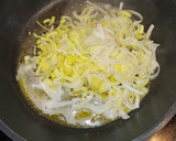 Foto del paso 2 de la receta: Rigattoni en salsa rosa de setas