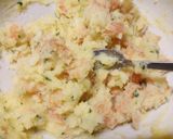 A picture of step 2 of Smoked salmon and zucchine pie 🎄.