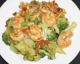 Foto del paso 3 de la receta: Camarones salteados con brócoli y salsa de ostra