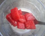 Foto langkah ke 3 dari resep Es Semangka Susu.