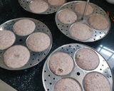 A picture of step 5 of Ragi idli.