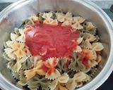 Foto del paso 3 de la receta: Pasta con tomate frito de albahaca y atún en conserva natural