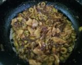 صورة لخطوة 1 من وصفة أرز بالشعيرية مع صلصة الفطر والدجاج المحمر