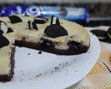 Foto del paso 2 de la receta: Cheesecake con base de brownie y oreos