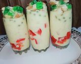 A picture of step 9 of Mango flavour fruit and jelly custard.