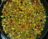 Foto del paso 4 de la receta: Pasta de caracoles con vegetales salteados