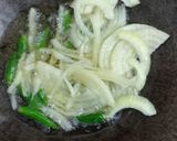 Foto langkah ke 2 dari resep Semur ayam kentang pake santan.