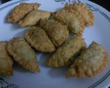 A picture of step 4 of Besan Karanji/ Besan Gujjiya / Sweet Snacks.