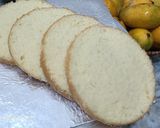 A picture of step 3 of Mango cake.