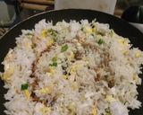 Foto langkah ke 3 dari resep Nasi goreng hijau.