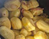 Une image de l'étape 1 de Cocotte campagnarde de pommes de terre et chipolatas 😁.