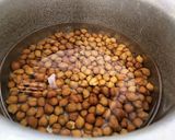 A picture of step 1 of Kala Chana chaat.