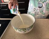 Hình bước làm 2 của món Bánh sữa chua của bà nội không cần lò nướng