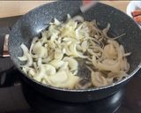 Foto del paso 2 de la receta: Papas con salchichas a la mostaza
