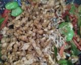 Foto langkah ke 3 dari resep Oseng kulit melinjo dan teri tempe.