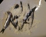 A picture of step 1 of Alici Fritti Deep Fried Anchiovies.