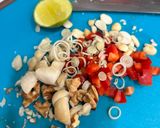 Hình bước làm 2 của món Món Chay Lá Lốt Bách Hương Kiểu Thái (Miang Kham) 🌱