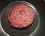 A picture of step 6 of Red velvet Pancake.