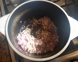 Foto del paso 3 de la receta: Guisado de carne y alubias envasadas