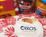 Foto del paso 1 de la receta: Palitos helados de yogurt griego y mermeladas