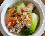 Foto langkah ke 5 dari resep Sup iga & pokcoy kuah bening.