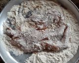 Foto del paso 2 de la receta: Milanesas de pollo a la napolitana